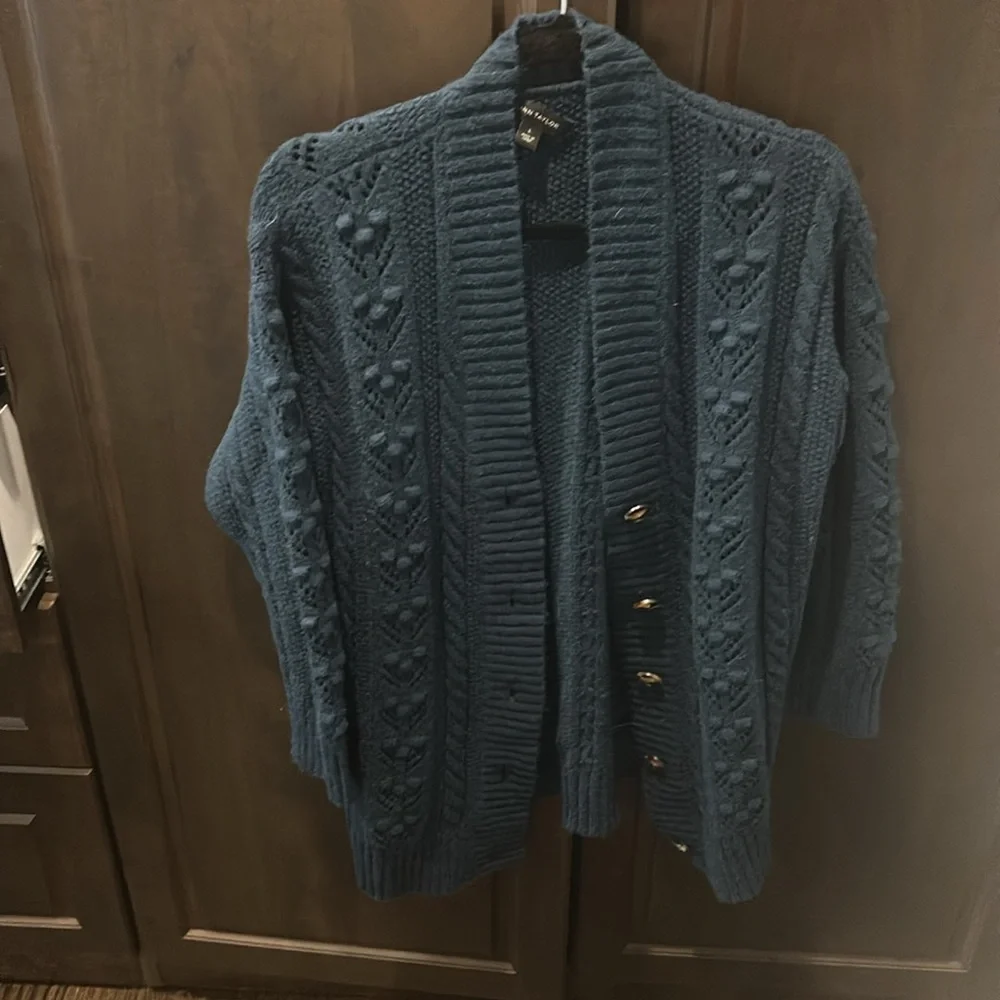 Lot of three loft Sweater size m elephant sweater size L blue cardigan size L - Picture 4 of 9